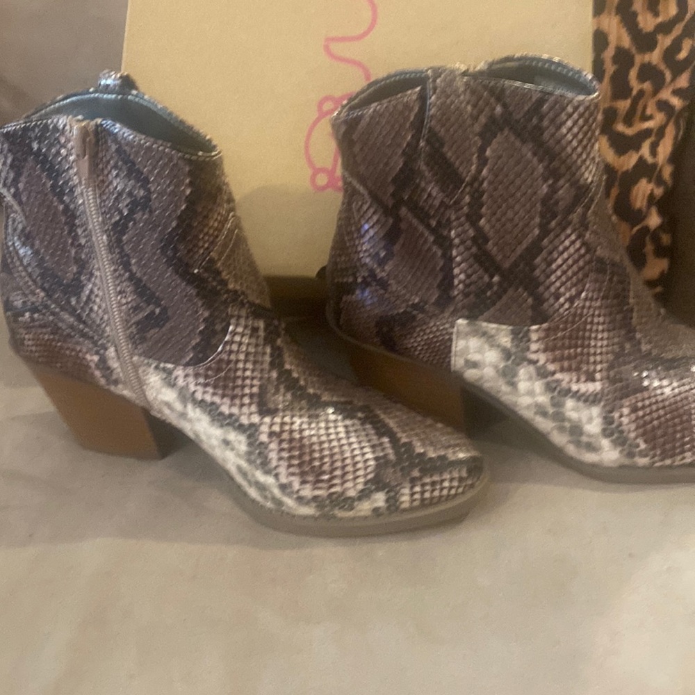 NWT❤️👢👢